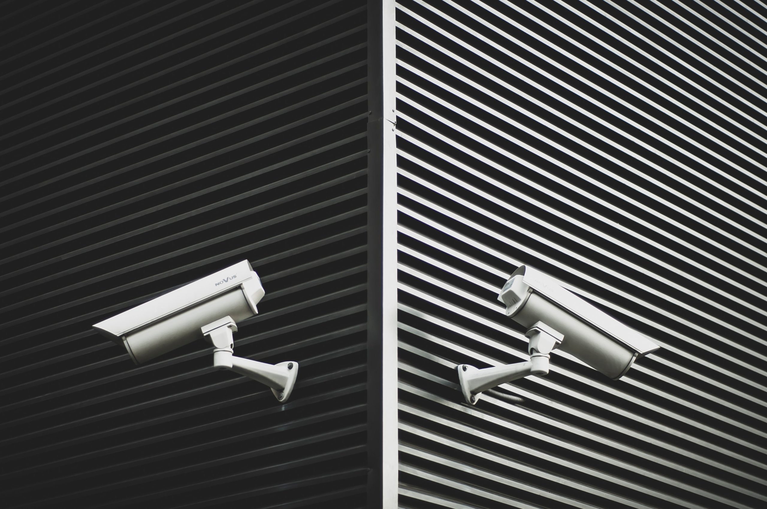 milosz-klinowski-BW0d0IllW8E-unsplash cctv camera